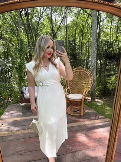 Gümüş Tokalı Vatkalı Pilise Beyaz Elbise