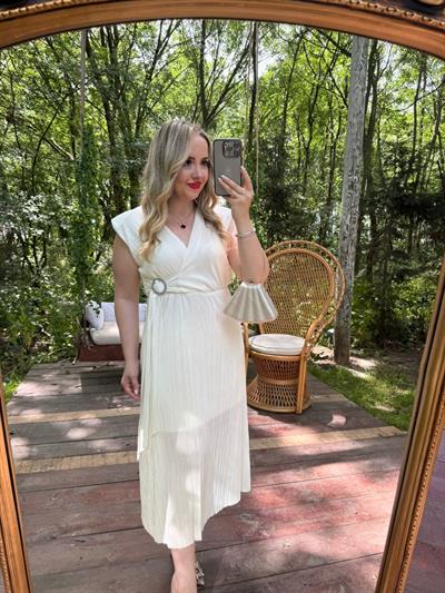 Gümüş Tokalı Vatkalı Pilise Beyaz Elbise