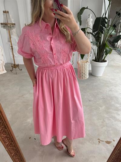 İnci Detaylı İşlemeli Beli Lastıklı Elbise Pembe