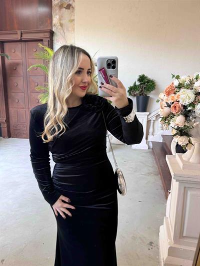 İsabel Gül Detaylı Drapeli Tasarım Kadife Elbise Siyah