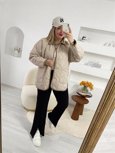 Kadife Detaylı Ekru Kapitone Ceket