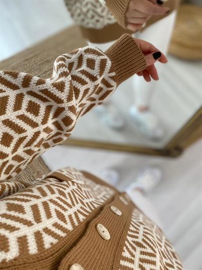 Kahverengi Detaylı Cepli Hirka