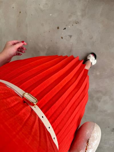 Kalın Askılı Piliseli Kemerli Keten Elbise Nar Çiçeği