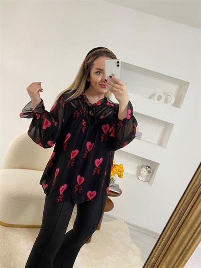 Kalp Detaylı Şifon Bluz