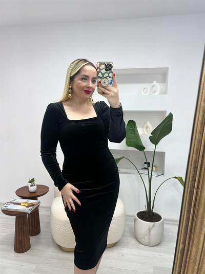 Kare Yaka Kadife Kalem Elbise Siyah