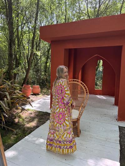 Katleya Model Pembe Sari Çiçekli Elbise