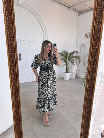 Kemerli Desenli Model Siyah Elbise