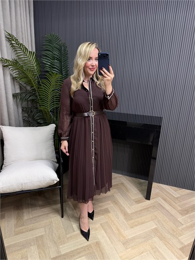 Kemerli Düğmeli Pilise Elbiseler Acı Kahve
