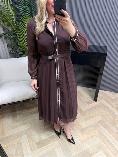 Kemerli Düğmeli Pilise Elbiseler Acı Kahve