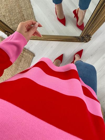 Kirmizi Pembe Çizgili Yakalı Triko Kazak