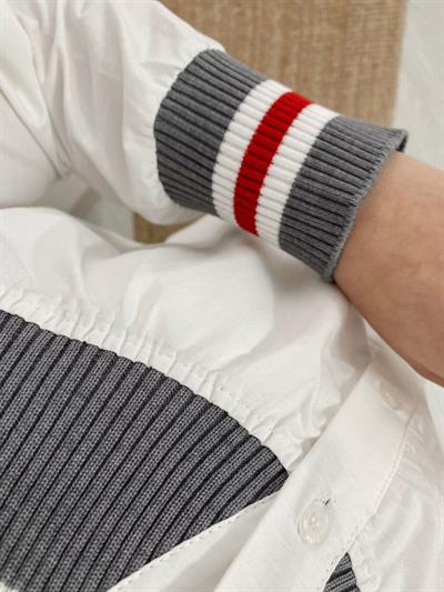 Kirmizi Şerit Detaylı Beyaz Gömlek