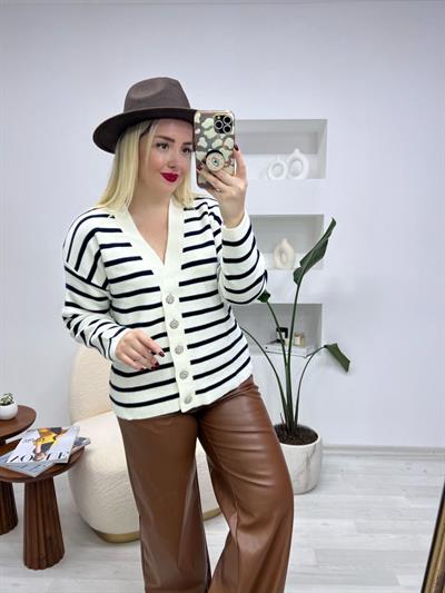 Laci-Ekru Çizgili Taş Düğmeli Hirka