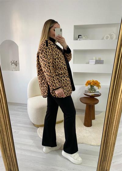 Leopar Tasarım Kapitone Ceket