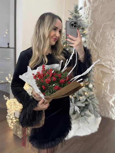 Lera Kolları Ve Eteği Tüy Detay Tasarım Kadife Elbise Siyah