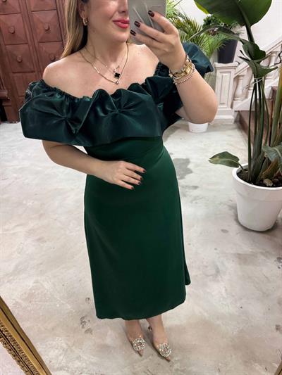 Lilyum Madonna Yaka Saten Elbise Zümrüt Yeşil