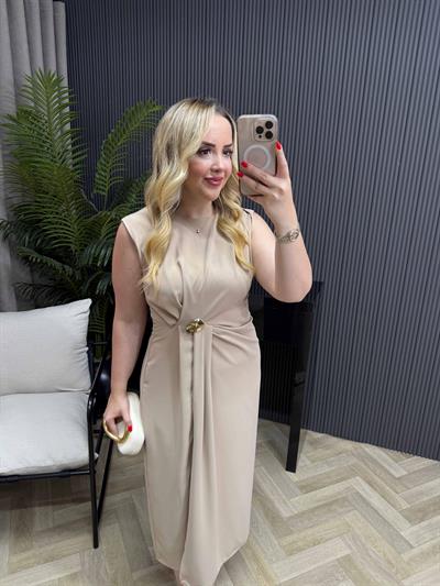 Loye Gold Detaylı Drapeli Elbise Bej