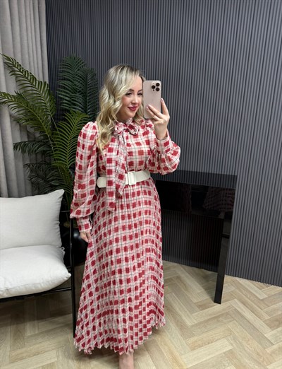 Manolya Boyundan Bağlama Detaylı Kemerli Şifon Elbiseler Pembe 