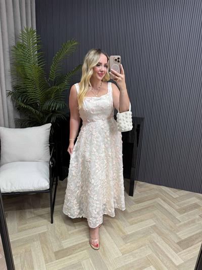 Mariela Üç Boyutlu Çiçekli İthal Tasarım Elbise