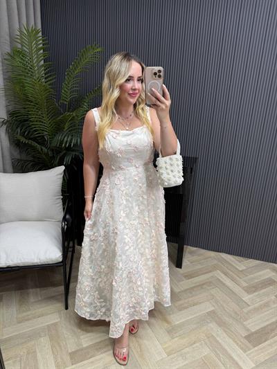 Mariela Üç Boyutlu Çiçekli İthal Tasarım Elbise