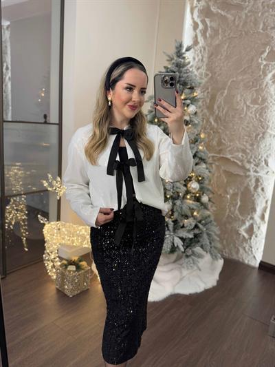 Marka Model Fiyonk Detaylı Beyaz Ceket