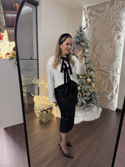 Marka Model Fiyonk Detaylı Beyaz Ceket