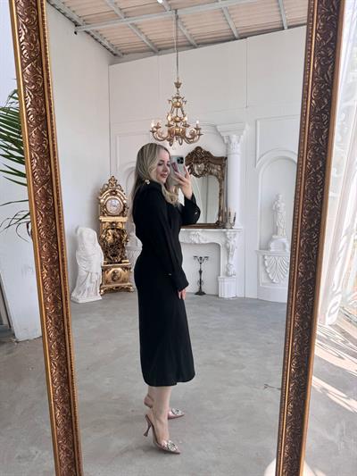 Marley Vatkalı Bel Oturtmalı Gold Düğme Detaylı Siyah Elbise