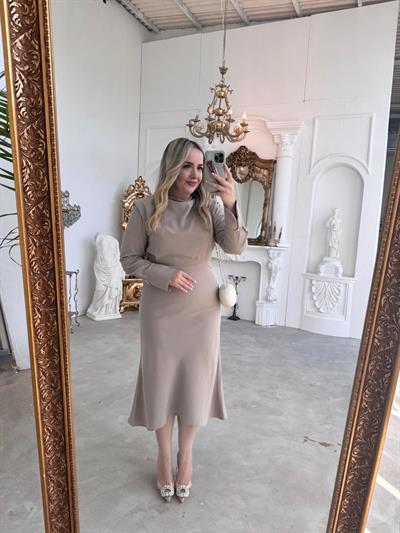 Marley Vatkalı Bel Oturtmalı Gold Düğme Detaylı Bej Elbise