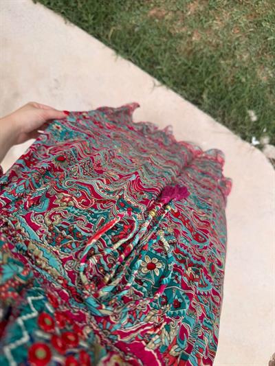 Maya Yaka Taşlı İthal İpek Saten Pembe Desenli Elbise