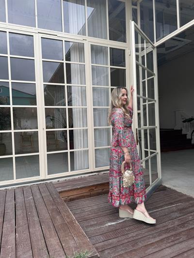 Maya Yaka Taşlı İthal İpek Saten Pembe Desenli Elbise