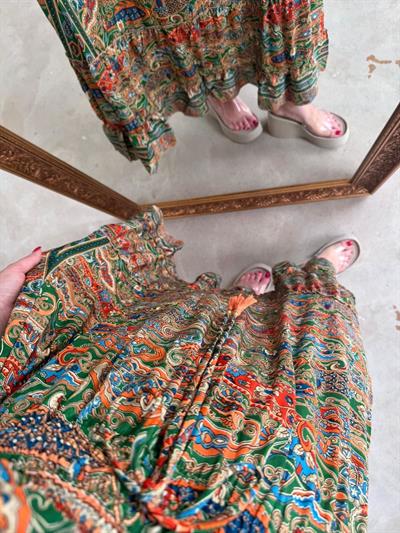 Maya Yaka Taşlı İthal İpek Saten Turuncu Desenli Elbise