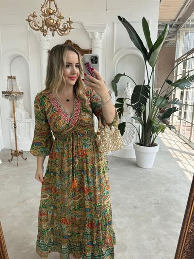 Maya Yaka Taşlı İthal İpek Saten Turuncu Desenli Elbise