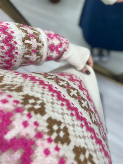 Orj Marka Pembe Desenli Kazak