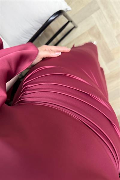 Mona Yarasa Kol Drapeli Özel Tasarım Saten Elbise Bordo