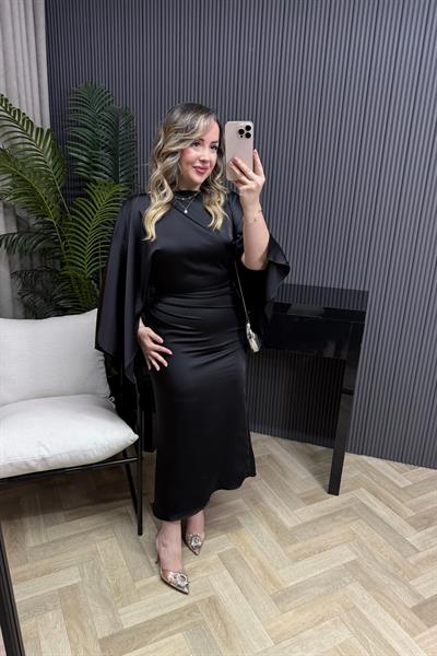 Mona Yarasa Kol Drapeli Özel Tasarım Saten Elbise Siyah