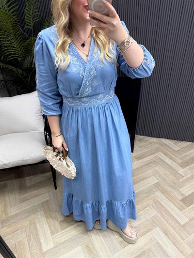 Nakış İşleme Ve Pullu İthal Denim Elbise