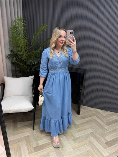 Nakış İşleme Ve Pullu İthal Denim Elbise