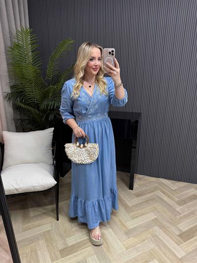 Nakış İşleme Ve Pullu İthal Denim Elbise