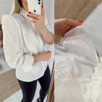 Nakiş İşlemeli Karpuz Kol Beyaz Gömlek