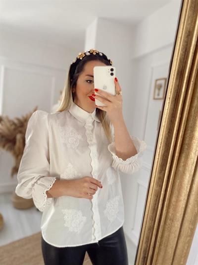 Nakiş İşlemeli Karpuz Kol Beyaz Gömlek