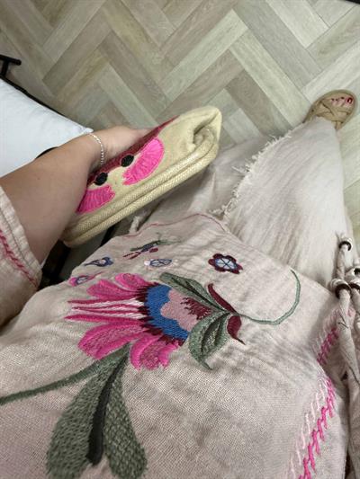 Nakiş İşlemeli Müslin Eteklı Takım Bej