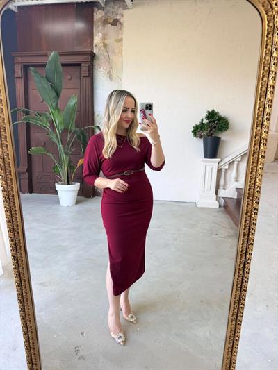 Omuz Dekolteli Düğme Detaylı Kemerli Bordo Elbise