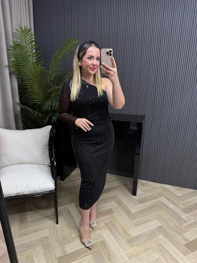 Omuz Detaylı Taşlı Siyah Tül Elbise