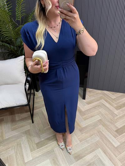 Önden Yırtmaç Detaylı Bel Drapeli Vatkalı Elbise Lacivert