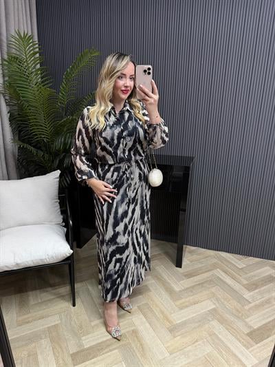 Özel Tasarım Zebra Belden Büzgülü Şifon Elbise Siyah