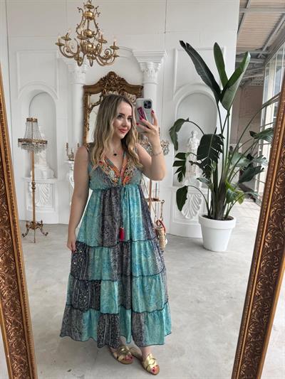 Riva Beli Lastıklı Yaka Taşlı Elbise Mavi - Lacivert Renkli