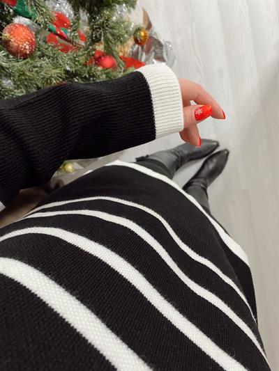 Siyah Çizgili Triko