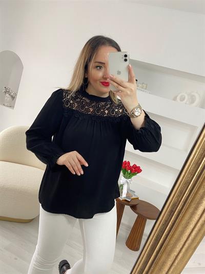 Siyah Dantel Detaylı Bluz