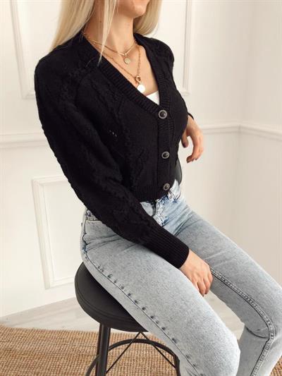 Taş Düğmeli Örgü Hırka