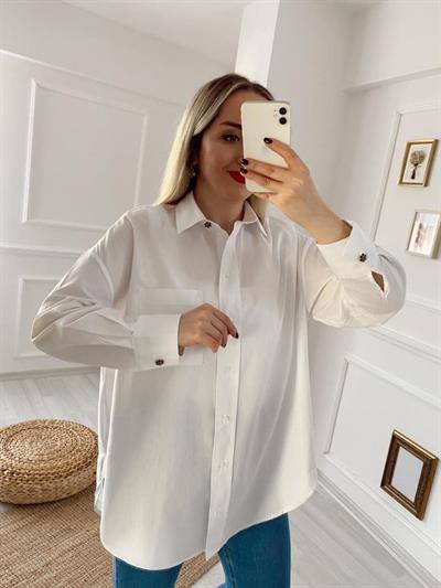 Taş Düğmeli Pamuk Kumaş Beyaz Gömlek