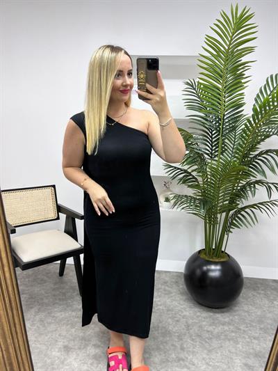 Tek Kol Arkası Yarasa Detaylı Siyah Elbise